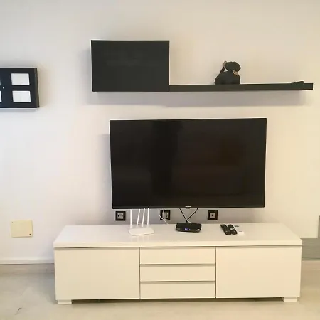 Spazioso E Incantevole, Funzionale, Wi-fi, Ac, Patio, Piscina Condivisa Apartment *