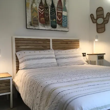 Apartment Spazioso E Incantevole, Funzionale, Wi-fi, Ac, Patio, Piscina Condivisa *