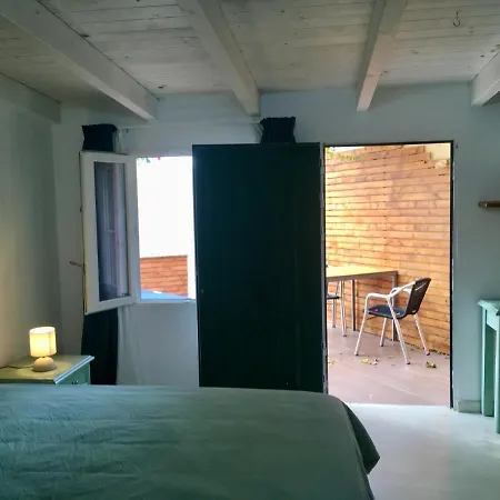 Apartment Spazioso E Incantevole, Funzionale, Wi-fi, Ac, Patio, Piscina Condivisa *