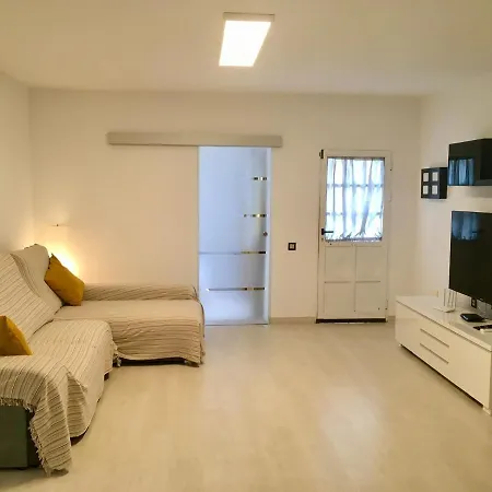 Spazioso E Incantevole, Funzionale, Wi-fi, Ac, Patio, Piscina Condivisa Appartement